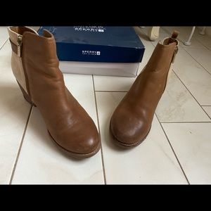 Sperry Ankle boots